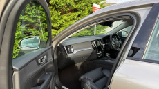 Volvo V60 2.0 D4 [190] Cross Country Plus 5dr AWD Auto Diesel Estate